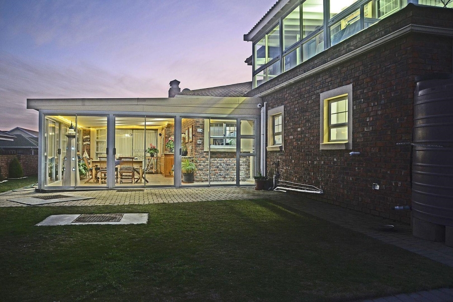 5 Bedroom Property for Sale in Tergniet Western Cape